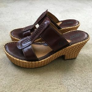 Born brown raffia wedge sandals size 7
